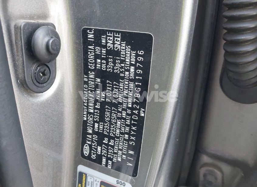 Photo 9 of 2011 Kia Sorento LX V6 (VIN 5XYKTDA27BG119796)