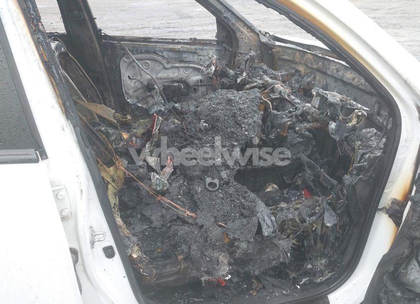 Photo 5 of 2011 Kia Sorento LX V6 (VIN 5XYKTDA27BG174796)