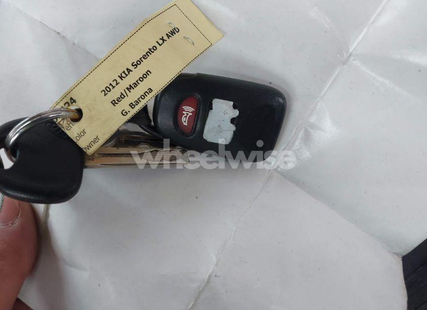 Photo 11 of 2012 Kia Sorento LX V6 (VIN 5XYKTDA27CG288847)