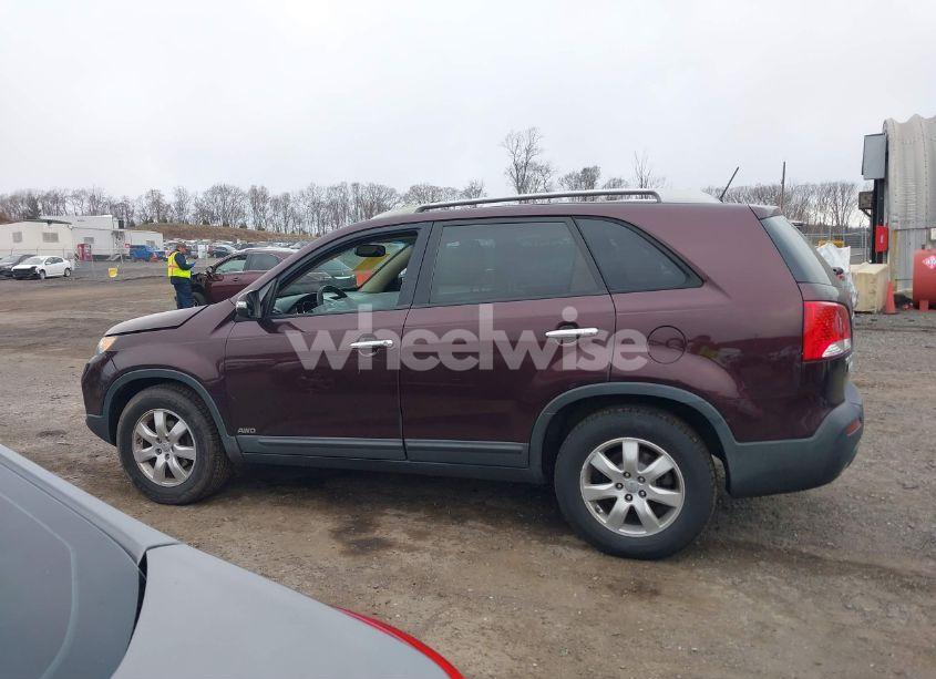 Photo 14 of 2012 Kia Sorento LX V6 (VIN 5XYKTDA27CG288847)