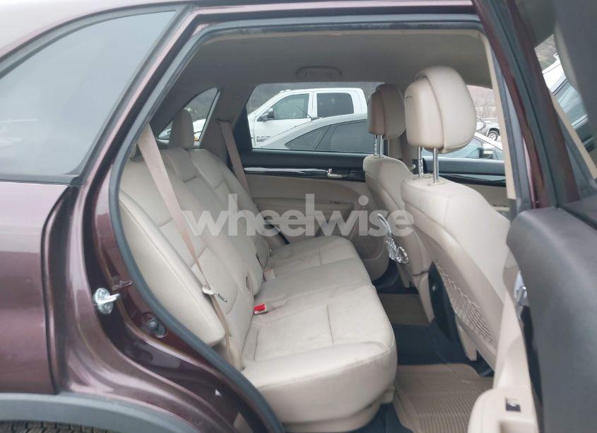 Photo 8 of 2012 Kia Sorento LX V6 (VIN 5XYKTDA27CG288847)