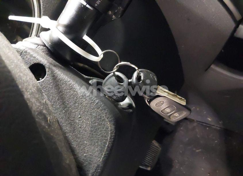 Photo 11 of 2013 Kia Sorento LX V6 (VIN 5XYKTDA27DG362642)