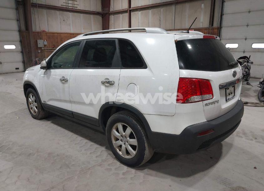 Photo 3 of 2013 Kia Sorento LX V6 (VIN 5XYKTDA27DG362642)