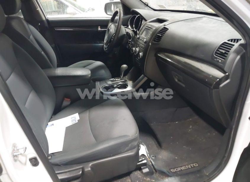 Photo 5 of 2013 Kia Sorento LX V6 (VIN 5XYKTDA27DG362642)