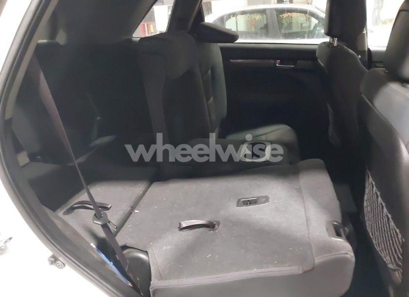 Photo 8 of 2013 Kia Sorento LX V6 (VIN 5XYKTDA27DG362642)