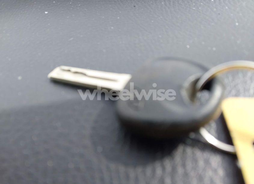 Photo 11 of 2011 Kia Sorento LX V6 (VIN 5XYKTDA28BG069832)