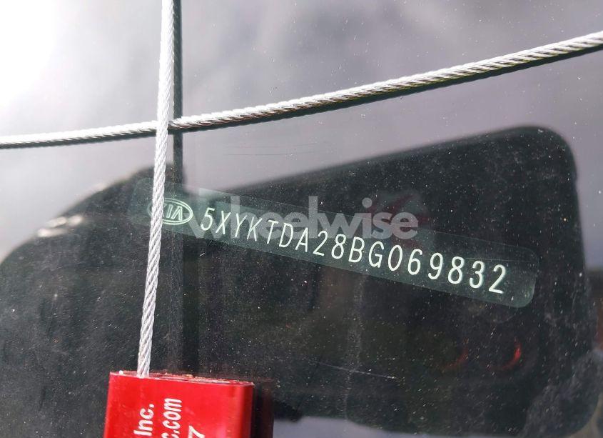 Photo 9 of 2011 Kia Sorento LX V6 (VIN 5XYKTDA28BG069832)