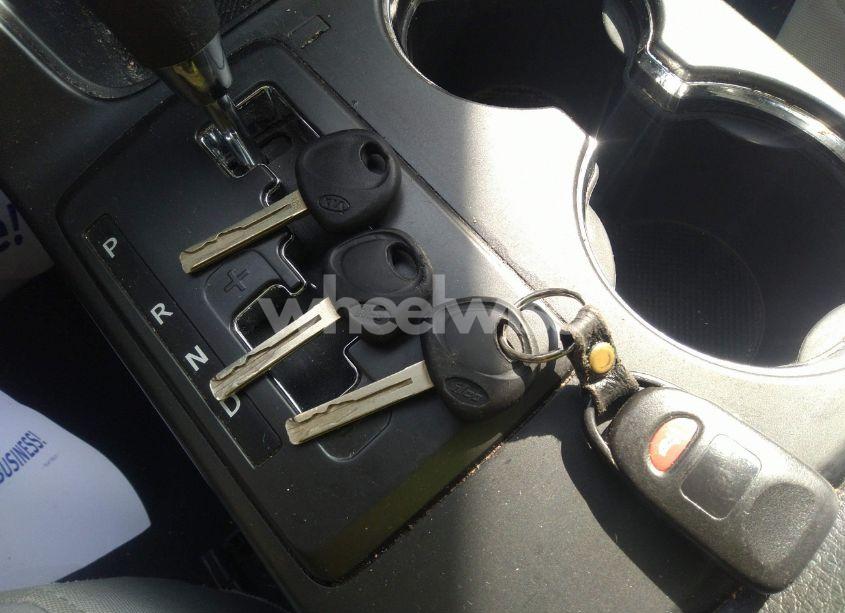 Photo 11 of 2011 Kia Sorento LX V6 (VIN 5XYKTDA28BG124828)