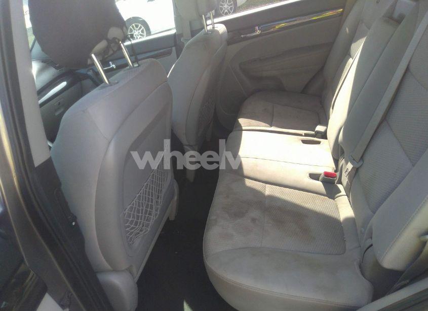Photo 8 of 2011 Kia Sorento LX V6 (VIN 5XYKTDA28BG124828)