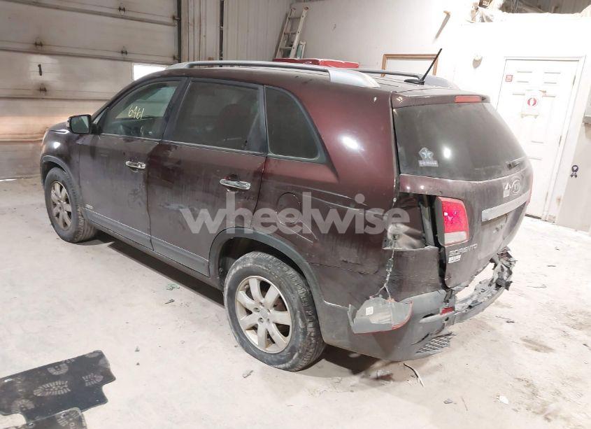 Photo 3 of 2013 Kia Sorento LX V6 (VIN 5XYKTDA28DG338687)