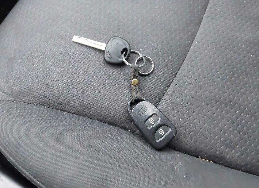 Photo 11 of 2013 Kia Sorento LX V6 (VIN 5XYKTDA28DG370152)