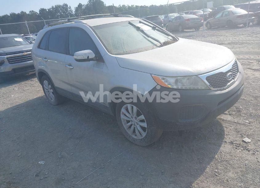 2011 Kia Sorento LX V6 (VIN 5XYKTDA29BG066339) main photo