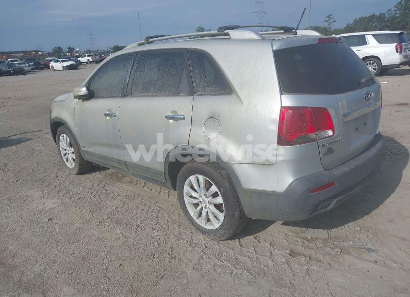 Photo 3 of 2011 Kia Sorento LX V6 (VIN 5XYKTDA29BG066339)