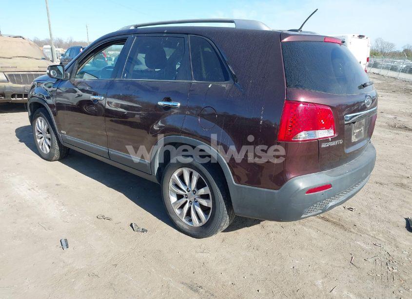 Photo 3 of 2011 Kia Sorento LX V6 (VIN 5XYKTDA29BG068544)