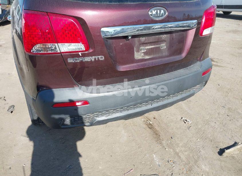 Photo 6 of 2011 Kia Sorento LX V6 (VIN 5XYKTDA29BG068544)