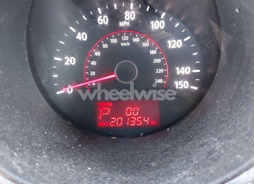 Photo 7 of 2011 Kia Sorento LX V6 (VIN 5XYKTDA29BG068544)