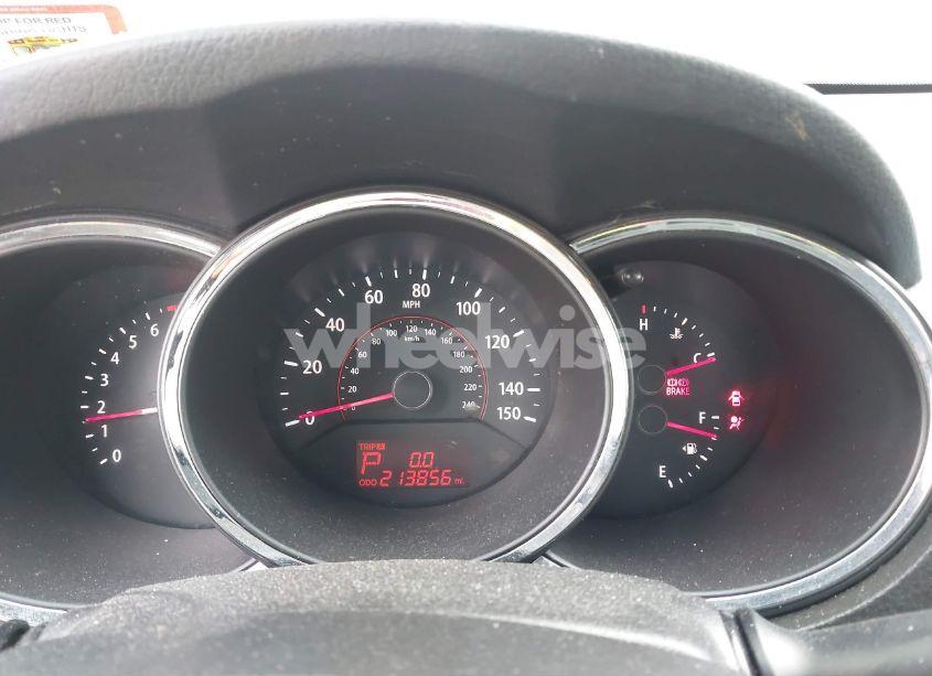 Photo 7 of 2011 Kia Sorento LX V6 (VIN 5XYKTDA29BG079804)