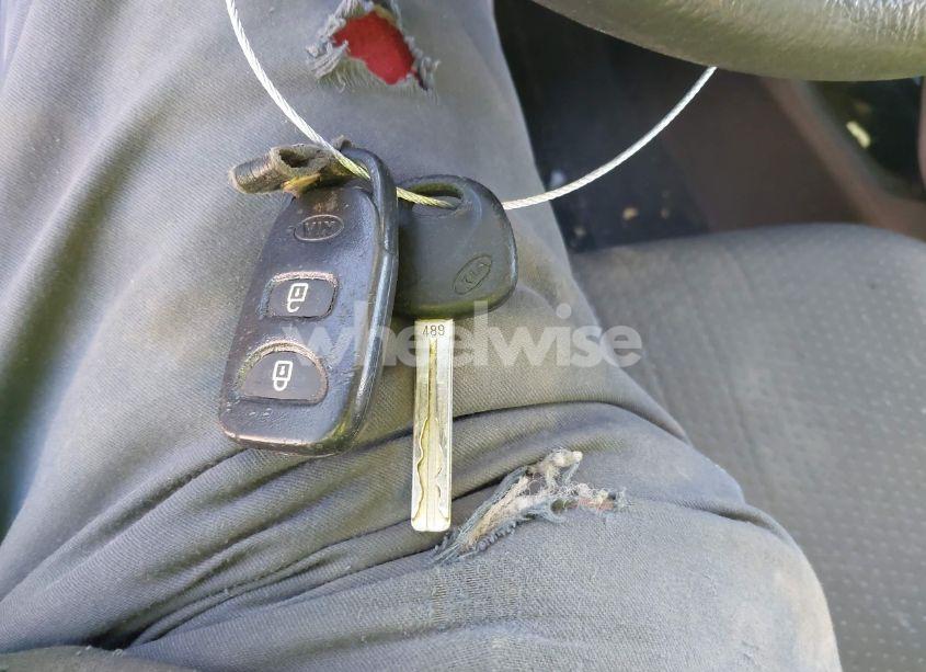 Photo 11 of 2011 Kia Sorento LX V6 (VIN 5XYKTDA29BG159507)