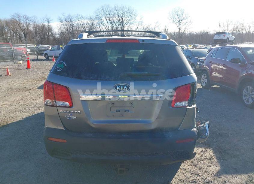 Photo 16 of 2011 Kia Sorento LX V6 (VIN 5XYKTDA29BG159507)