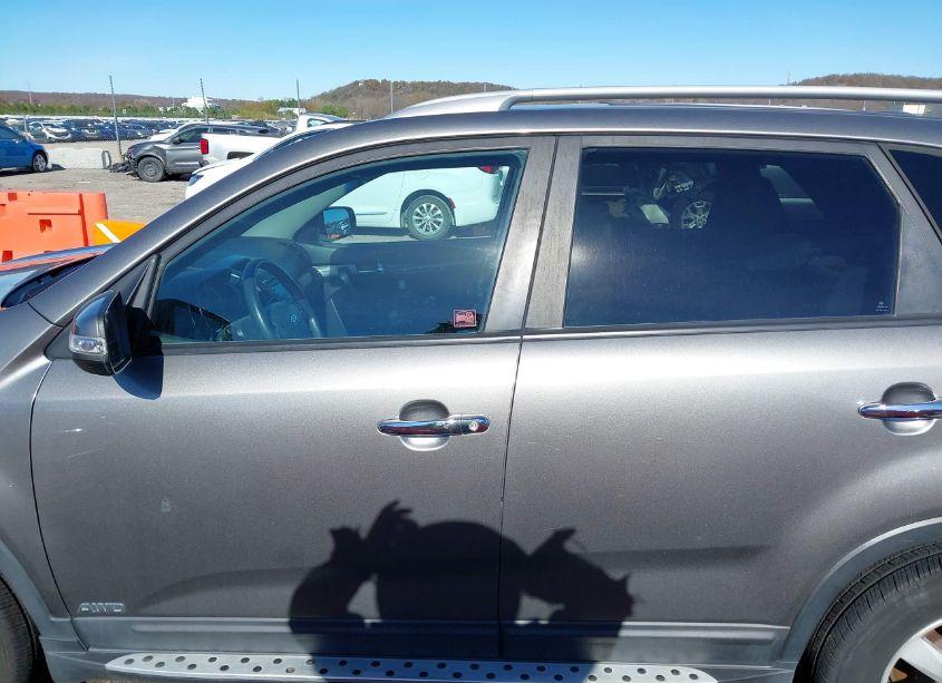 Photo 15 of 2011 Kia Sorento LX V6 (VIN 5XYKTDA29BG168739)