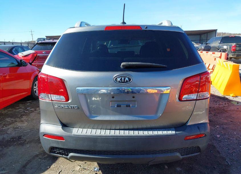 Photo 17 of 2011 Kia Sorento LX V6 (VIN 5XYKTDA29BG168739)