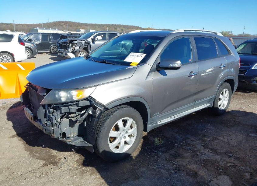 Photo 2 of 2011 Kia Sorento LX V6 (VIN 5XYKTDA29BG168739)