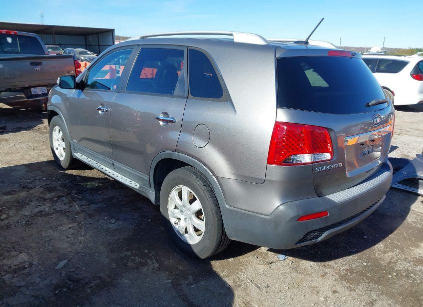 Photo 3 of 2011 Kia Sorento LX V6 (VIN 5XYKTDA29BG168739)