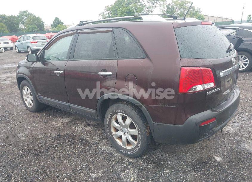 Photo 3 of 2012 Kia Sorento LX V6 (VIN 5XYKTDA29CG253193)