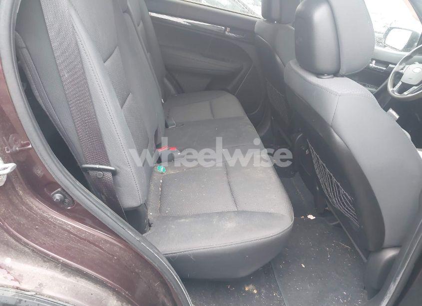 Photo 8 of 2012 Kia Sorento LX V6 (VIN 5XYKTDA29CG253193)
