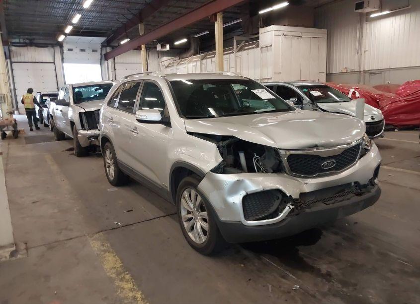 2011 Kia Sorento LX V6 (VIN 5XYKTDA2XBG080055) main photo