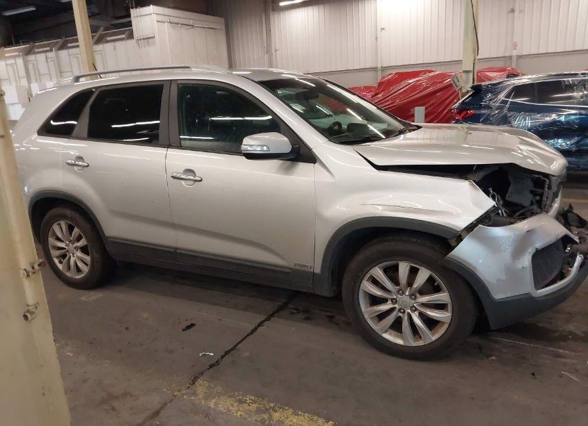 Photo 14 of 2011 Kia Sorento LX V6 (VIN 5XYKTDA2XBG080055)