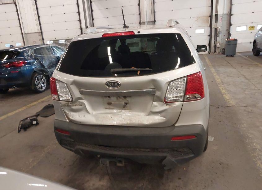 Photo 17 of 2011 Kia Sorento LX V6 (VIN 5XYKTDA2XBG080055)