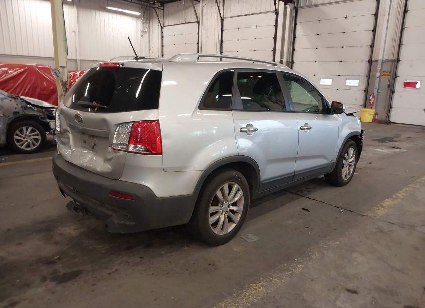 Photo 4 of 2011 Kia Sorento LX V6 (VIN 5XYKTDA2XBG080055)