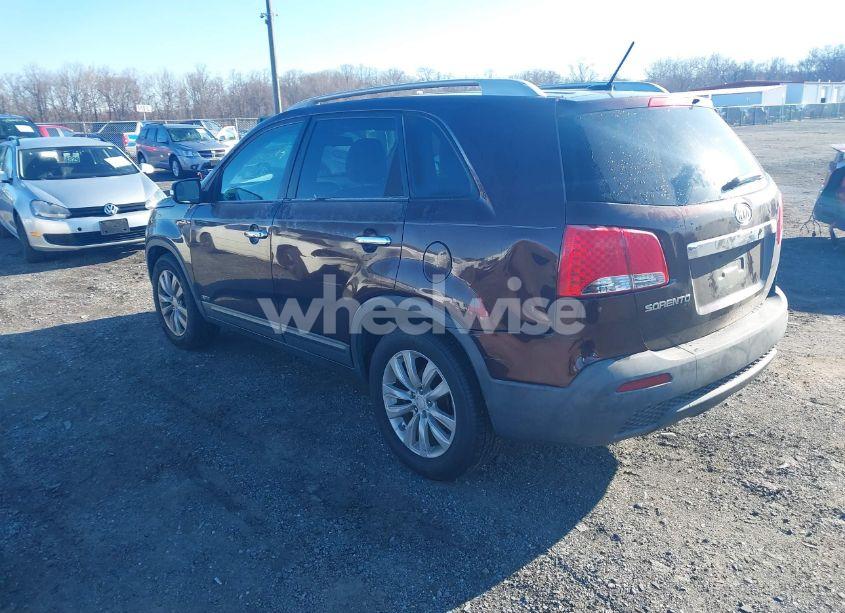 Photo 3 of 2011 Kia Sorento LX V6 (VIN 5XYKTDA2XBG093596)
