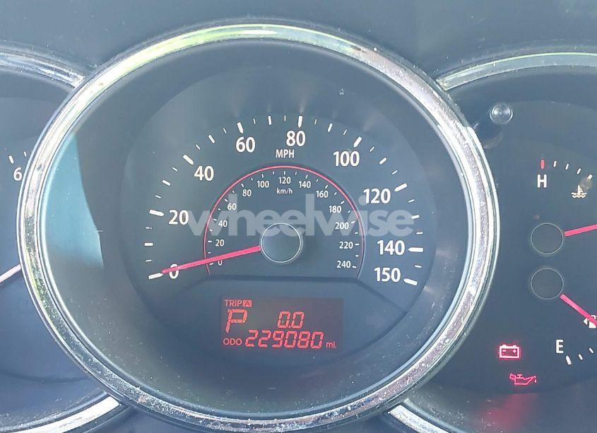 Photo 7 of 2011 Kia Sorento LX V6 (VIN 5XYKTDA2XBG093596)