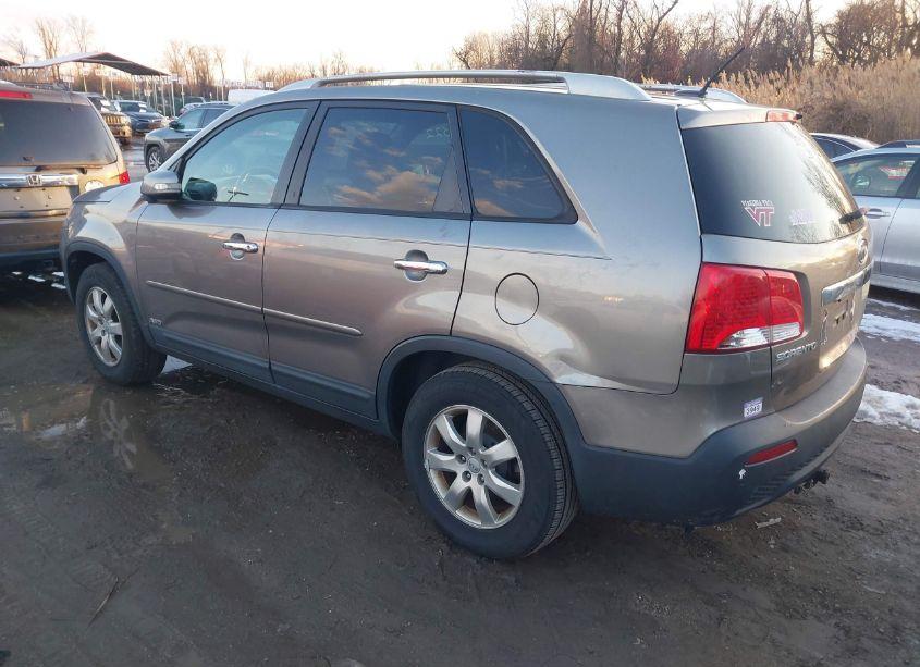 Photo 3 of 2013 Kia Sorento LX V6 (VIN 5XYKTDA2XDG369245)
