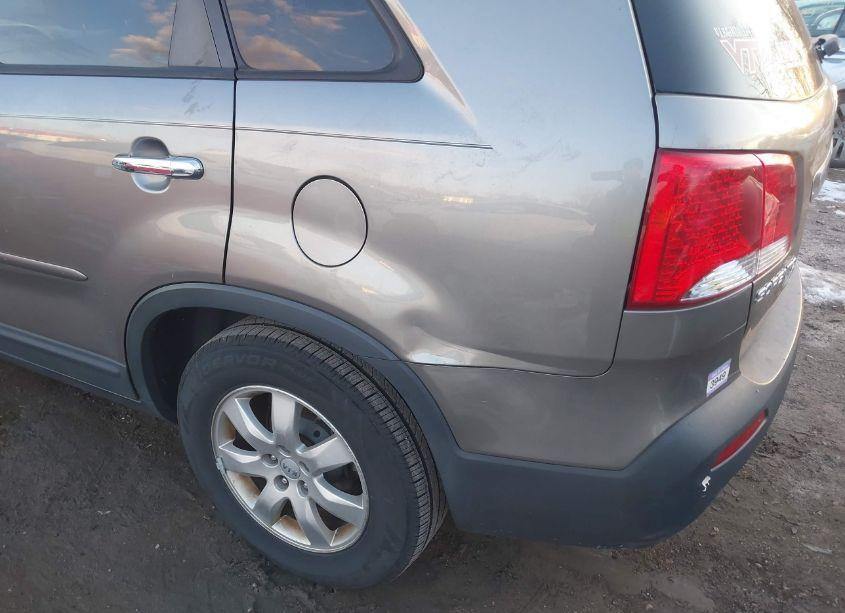 Photo 6 of 2013 Kia Sorento LX V6 (VIN 5XYKTDA2XDG369245)