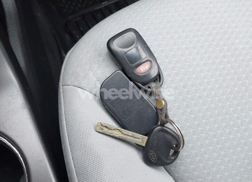 Photo 11 of 2013 Kia Sorento LX V6 (VIN 5XYKTDA2XDG410912)