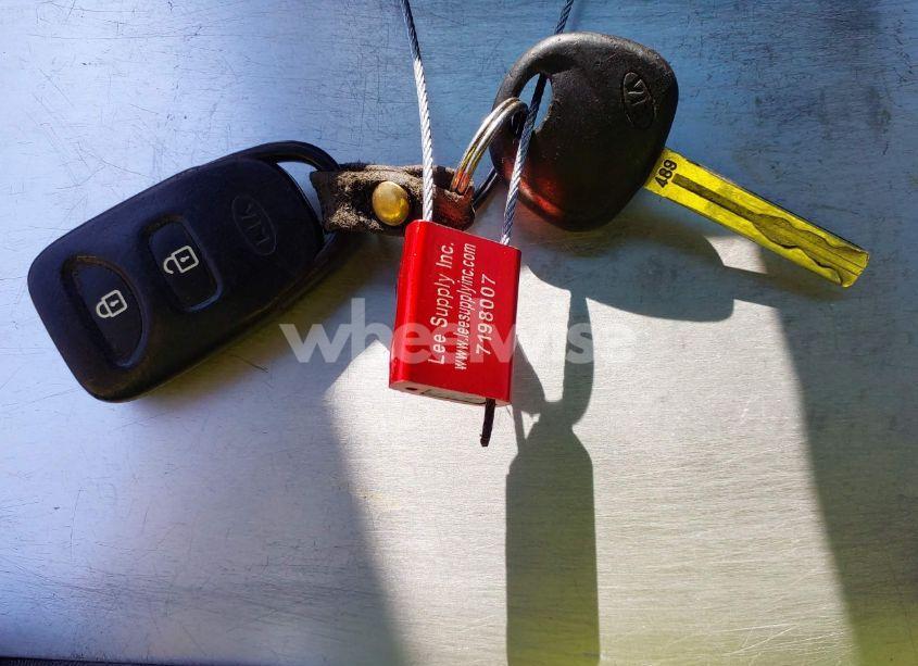 Photo 10 of 2013 Kia Sorento LX V6 (VIN 5XYKTDA2XDG423935)