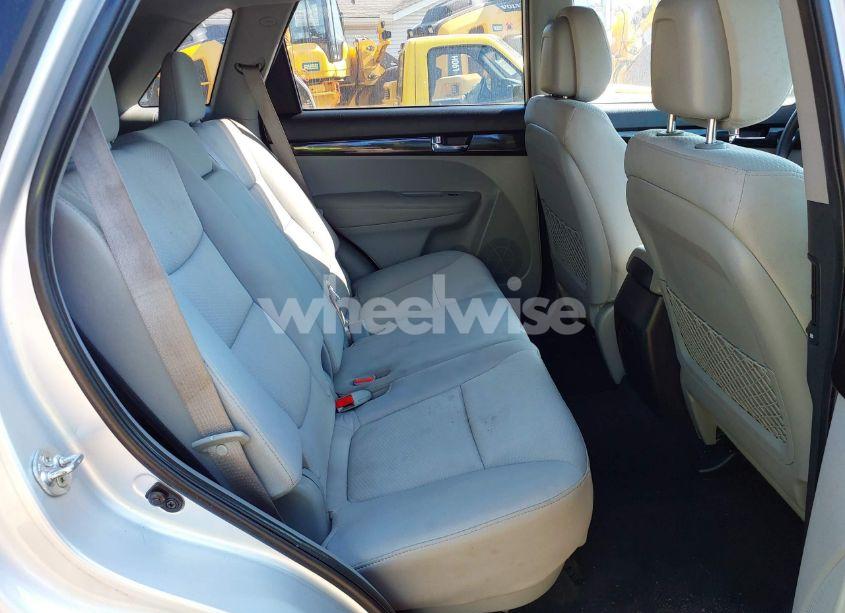 Photo 7 of 2013 Kia Sorento LX V6 (VIN 5XYKTDA2XDG423935)