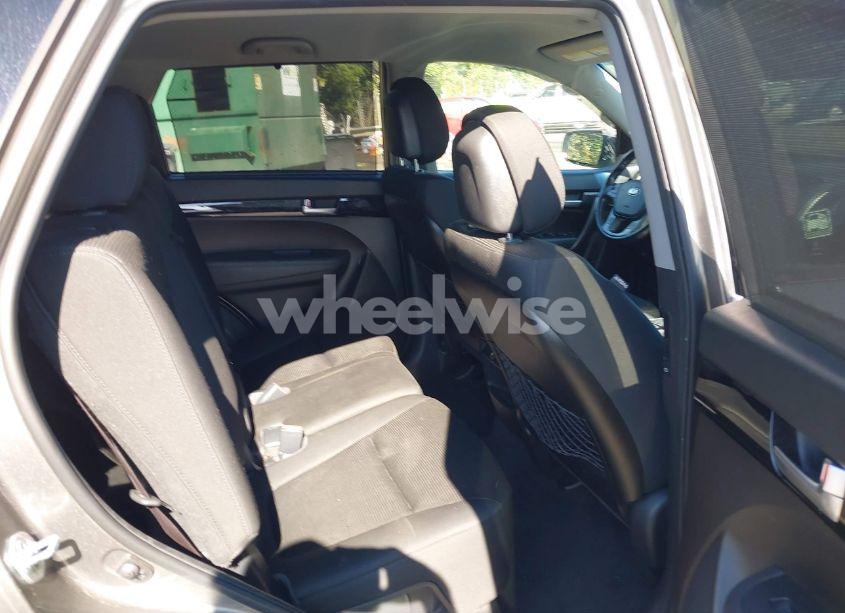 Photo 8 of 2014 Kia Sorento LX (VIN 5XYKTDA60EG518556)