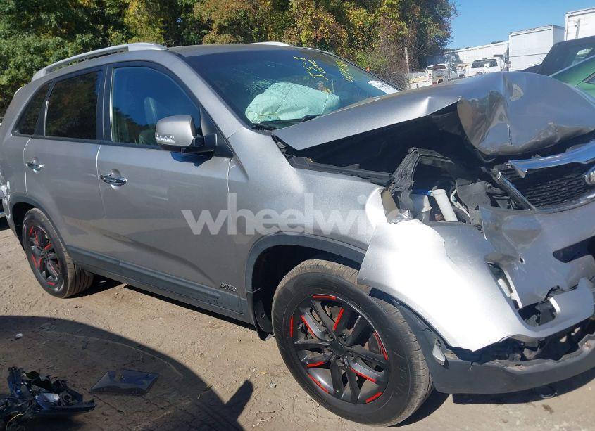 Photo 13 of 2014 Kia Sorento LX (VIN 5XYKTDA60EG519867)