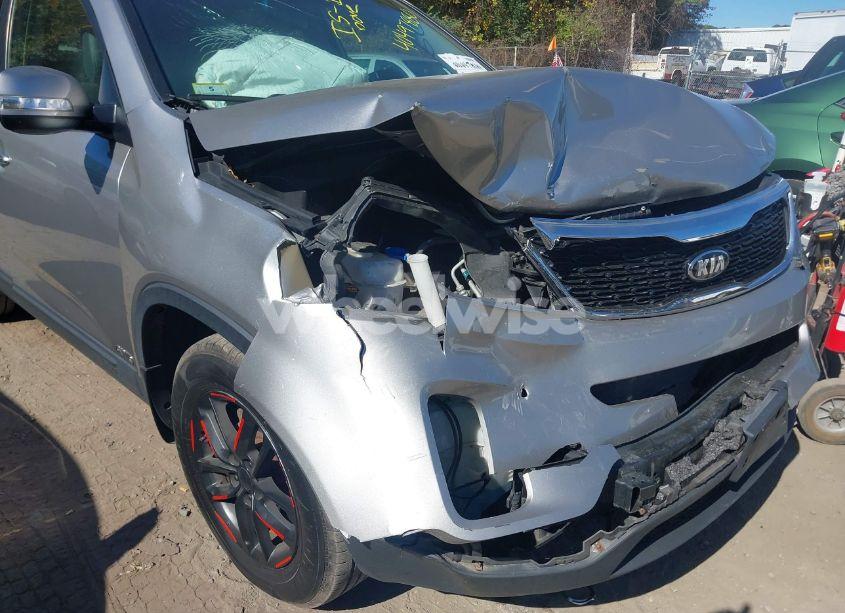 Photo 6 of 2014 Kia Sorento LX (VIN 5XYKTDA60EG519867)