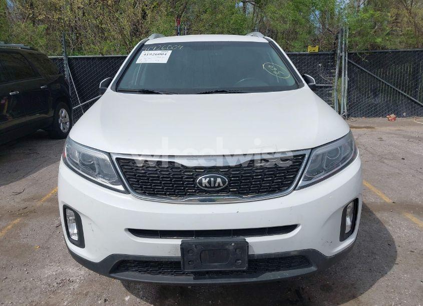 Photo 12 of 2015 Kia Sorento LX (VIN 5XYKTDA60FG554894)