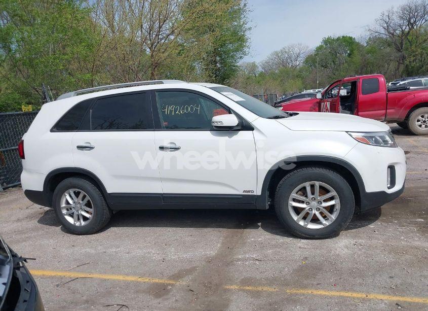 Photo 13 of 2015 Kia Sorento LX (VIN 5XYKTDA60FG554894)