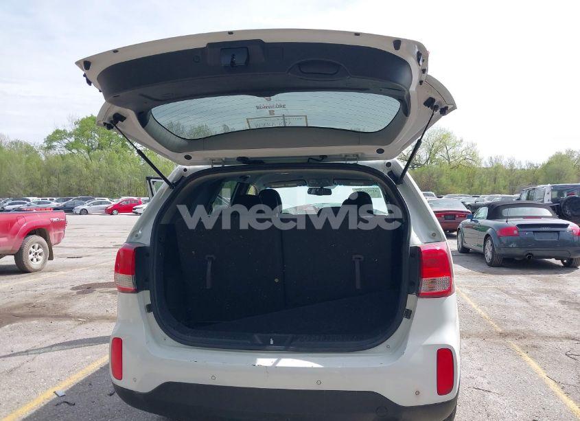 Photo 17 of 2015 Kia Sorento LX (VIN 5XYKTDA60FG554894)