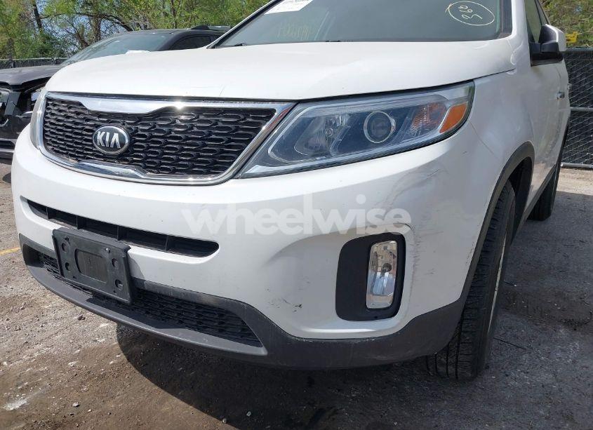 Photo 6 of 2015 Kia Sorento LX (VIN 5XYKTDA60FG554894)
