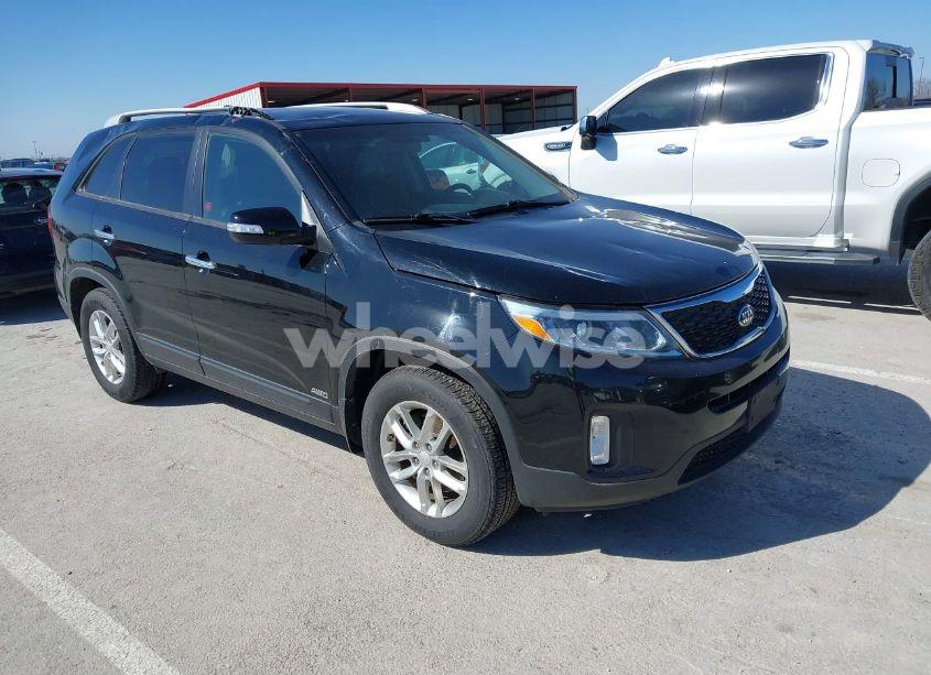 2015 Kia Sorento LX (VIN 5XYKTDA60FG607237) main photo