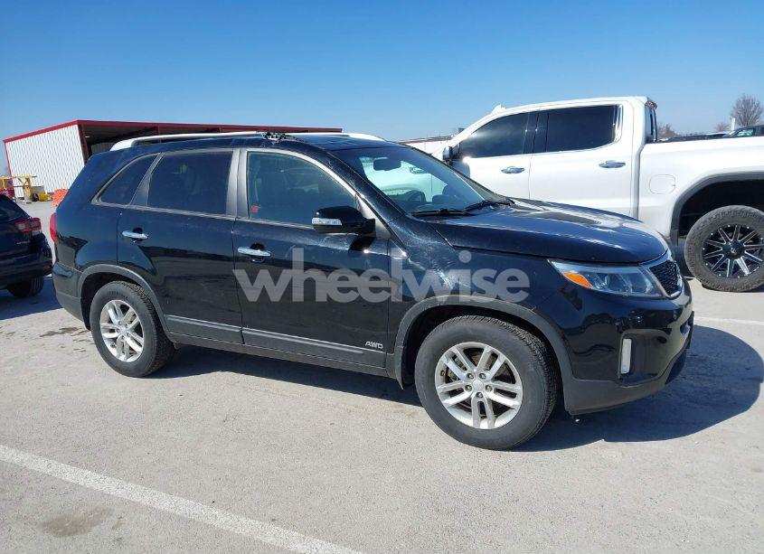 Photo 13 of 2015 Kia Sorento LX (VIN 5XYKTDA60FG607237)