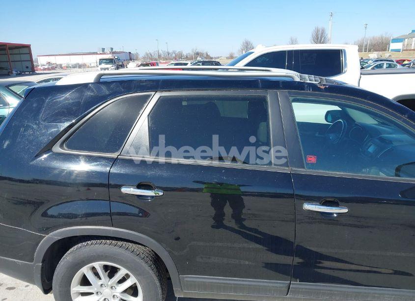 Photo 6 of 2015 Kia Sorento LX (VIN 5XYKTDA60FG607237)